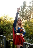 Alyvia Alyn Lind